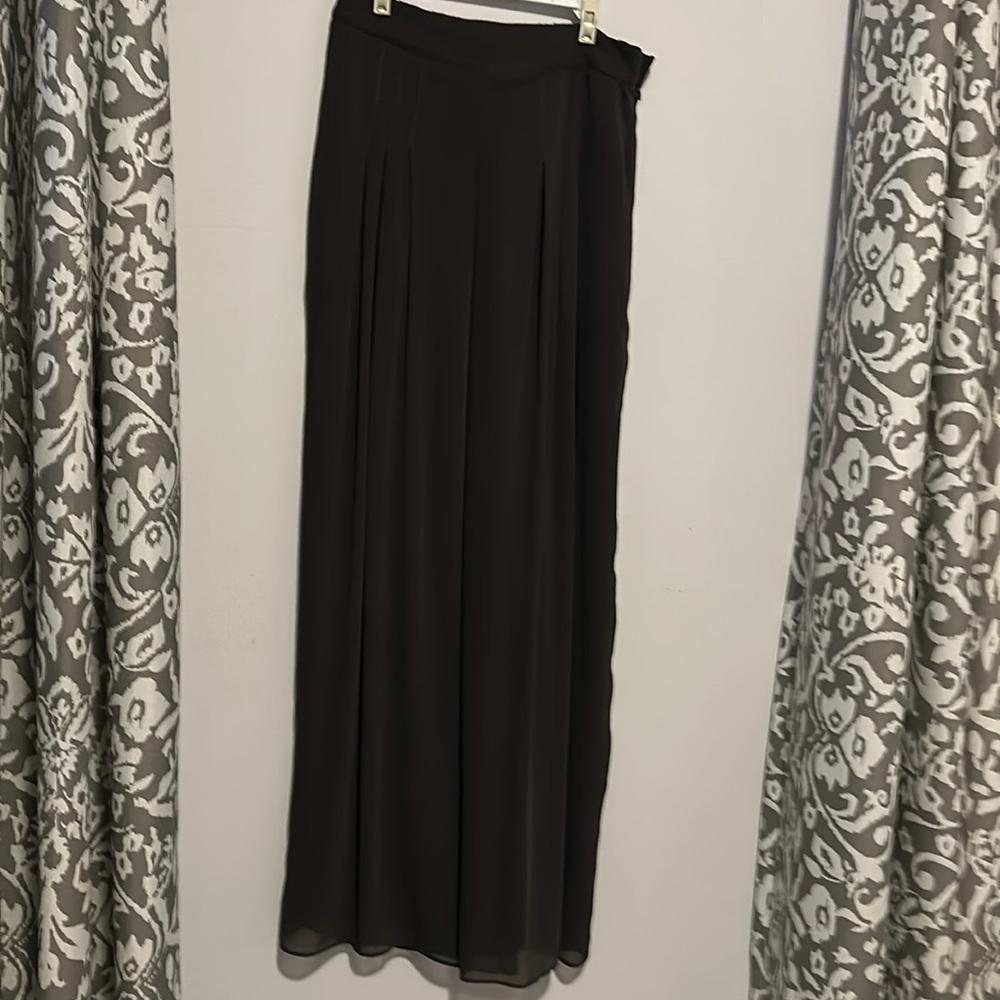 Dark grey dress pants. New condition. Xs